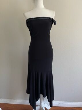 zinc Strapless Black Midi Dress with Buckle Detail